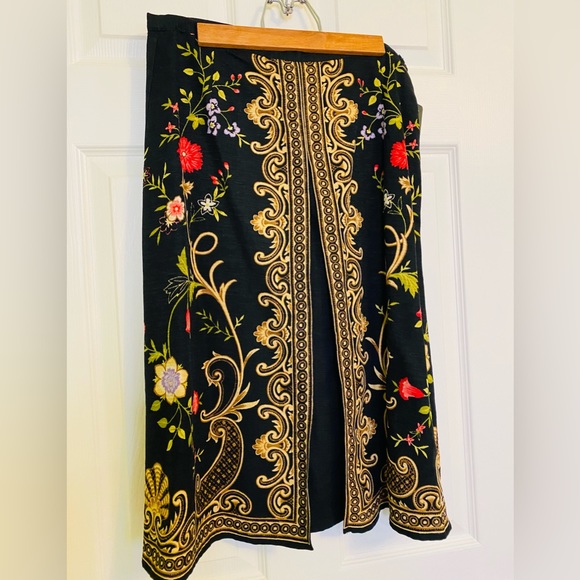 🎉HP🎉 Silk embroidery look skirt - Picture 3 of 8